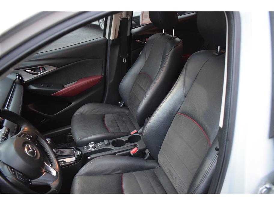 Vehicle image 22 of 33