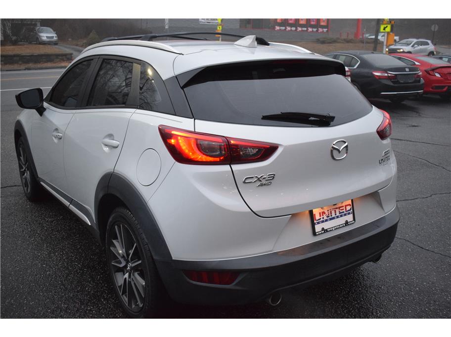 Vehicle image 12 of 33