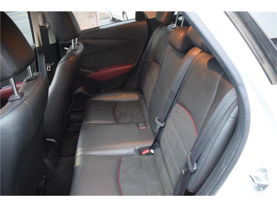 Vehicle image 24 of 33