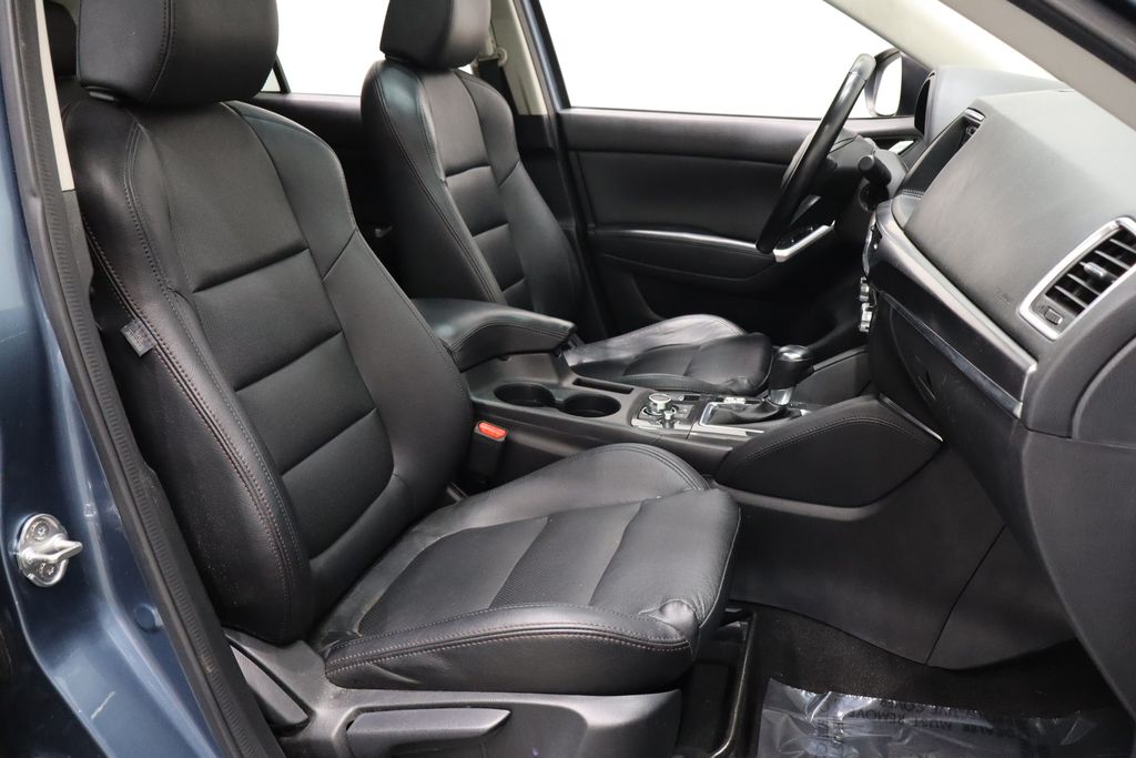 Vehicle image 13 of 40