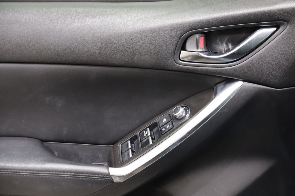 Vehicle image 15 of 40