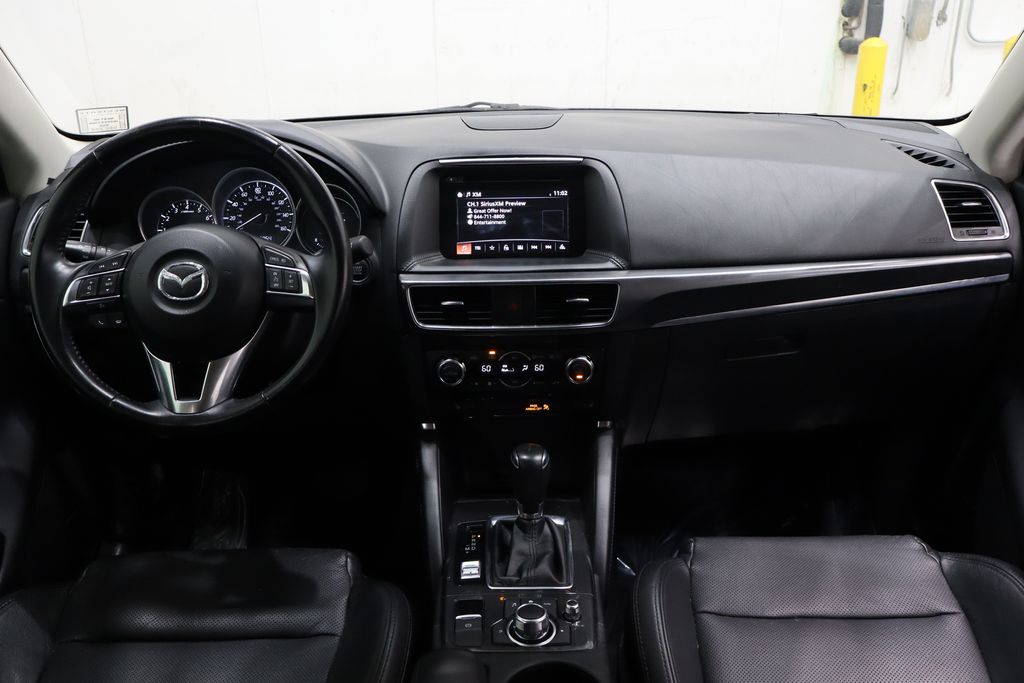 Vehicle image 25 of 40