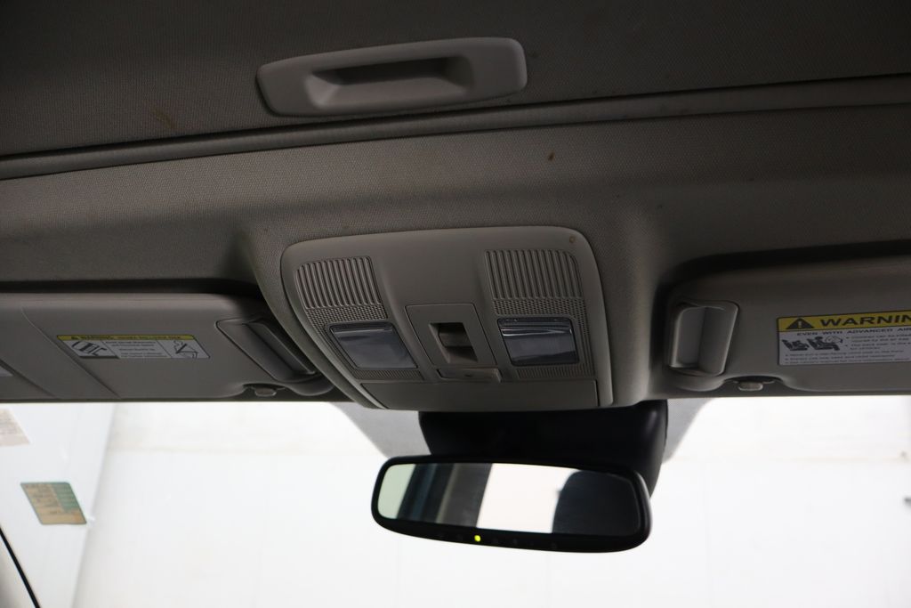 Vehicle image 24 of 40