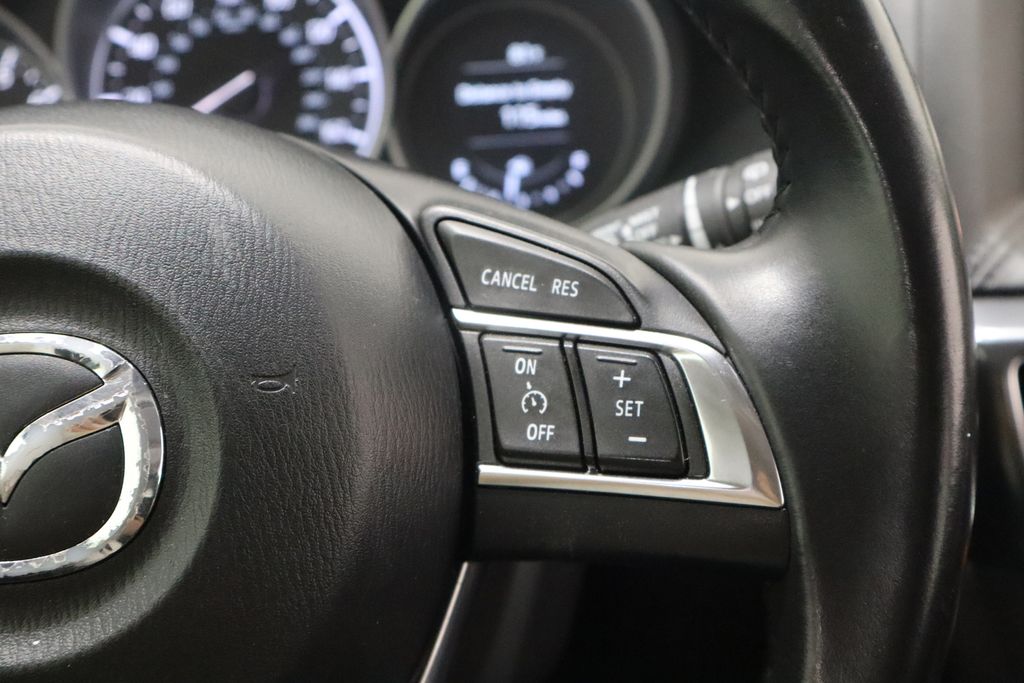 Vehicle image 22 of 40