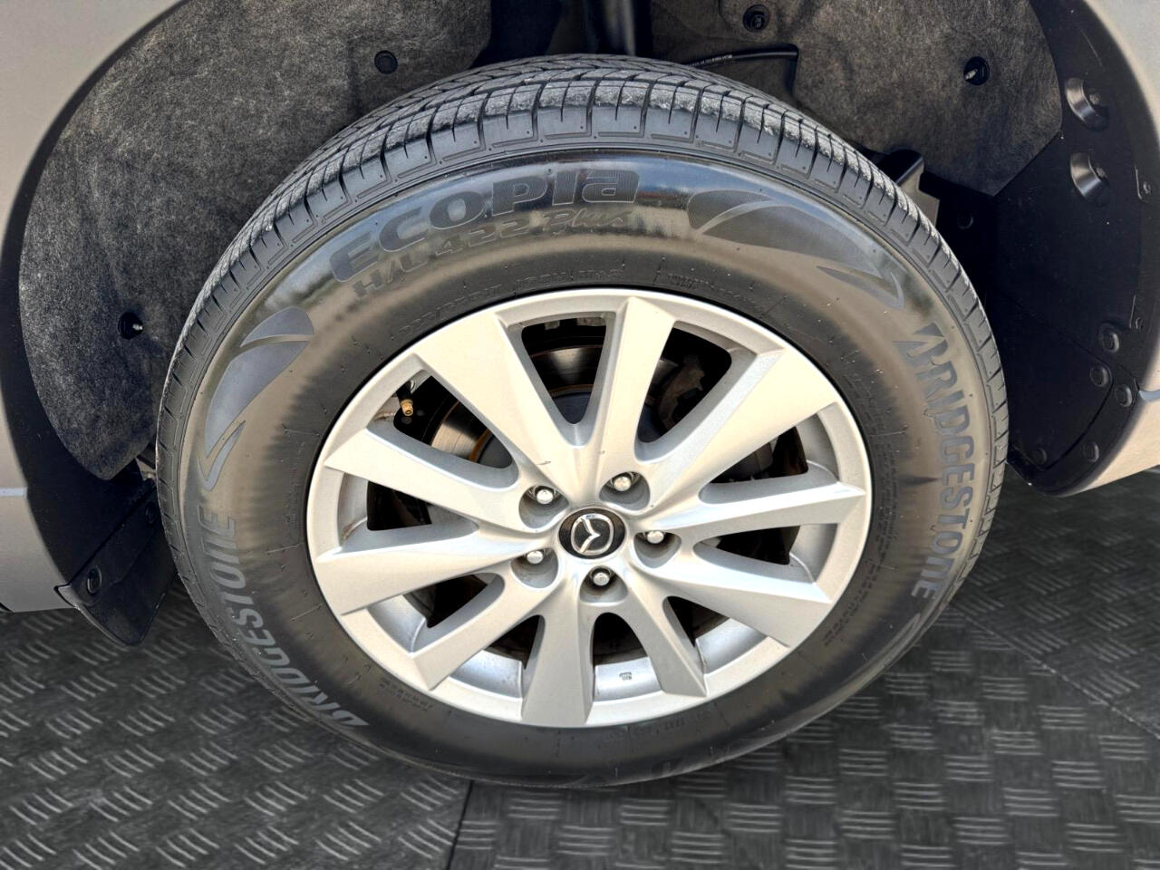 Vehicle image 14 of 36