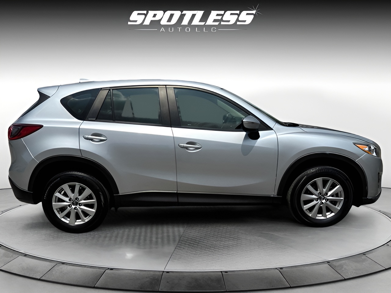 Vehicle image 32 of 36