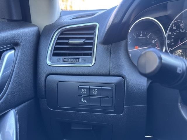 Vehicle image 41 of 44