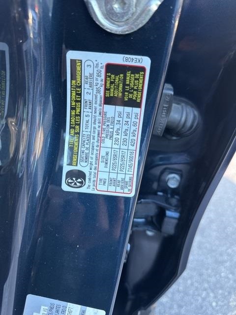 Vehicle image 42 of 44