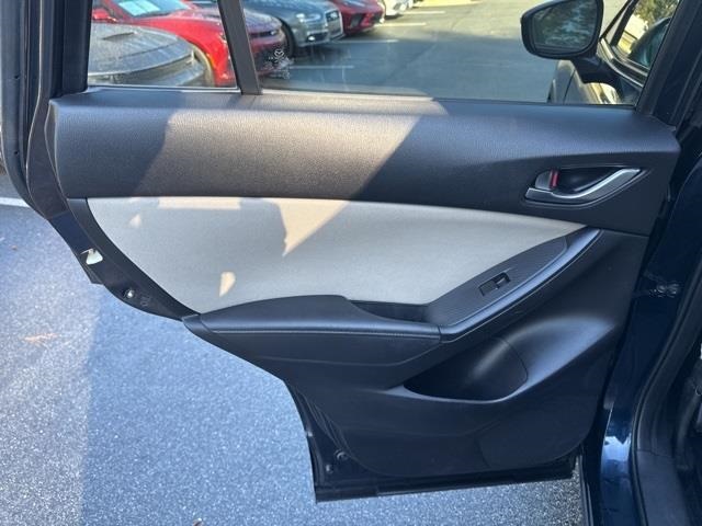 Vehicle image 19 of 44