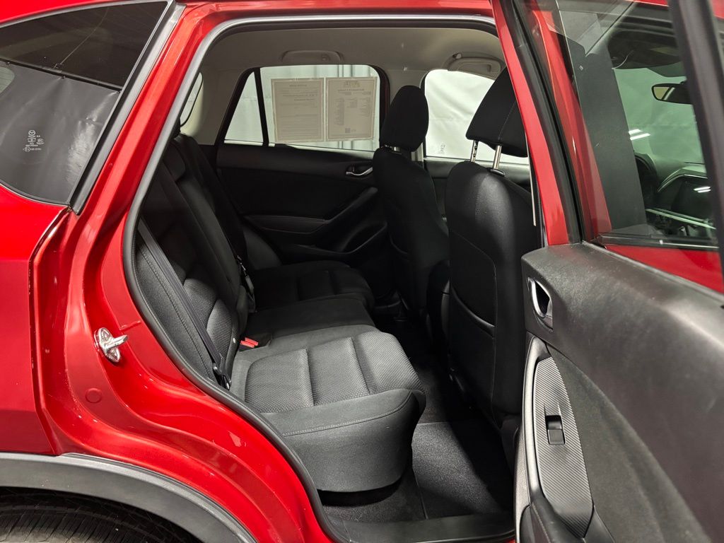 Vehicle image 16 of 31