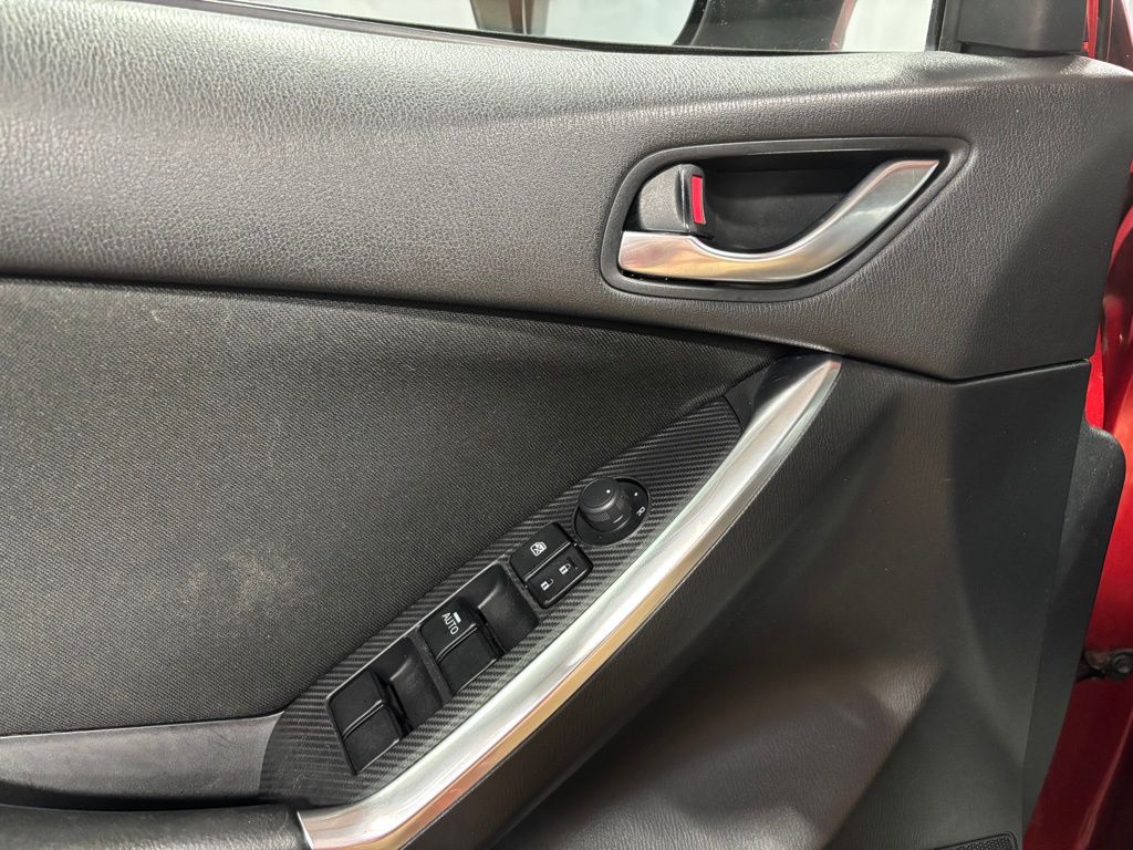 Vehicle image 26 of 31