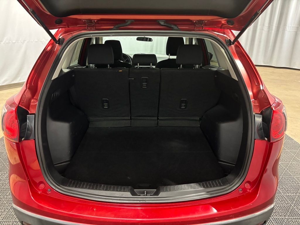 Vehicle image 17 of 31