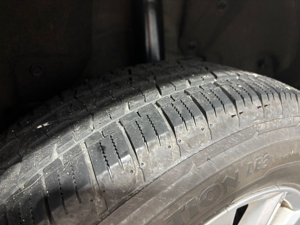 Vehicle image 25 of 31