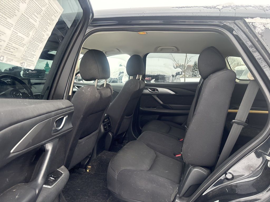 2016 Mazda CX-9 Sport Image 7 of 18