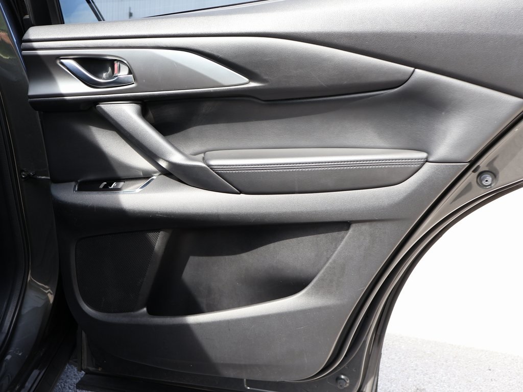 Vehicle image 29 of 41
