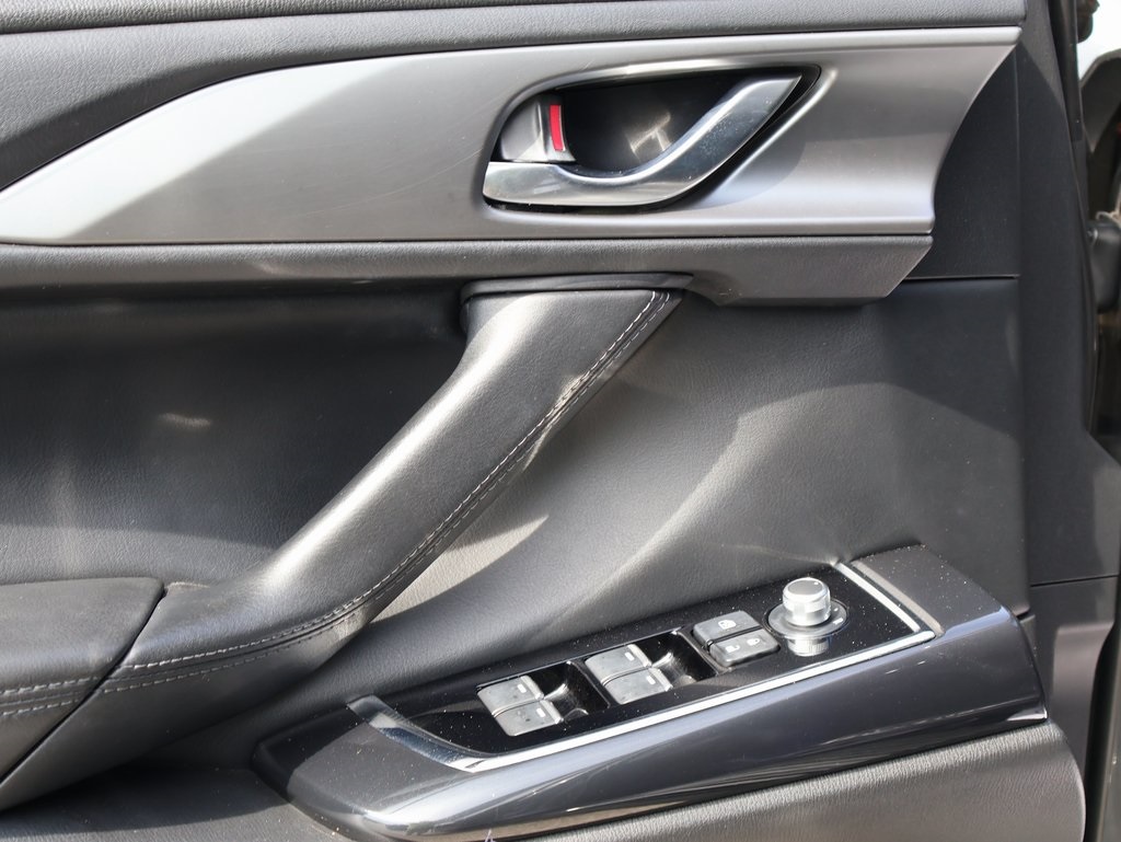 Vehicle image 26 of 41