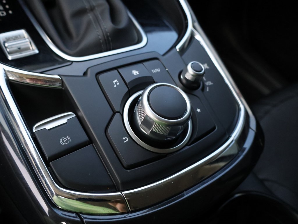 Vehicle image 25 of 41