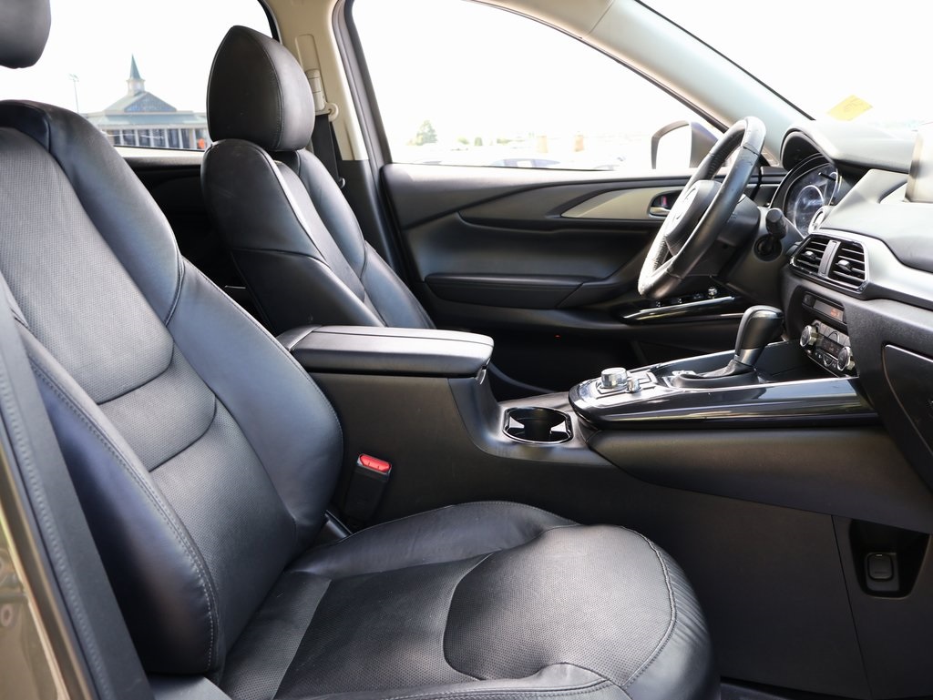 Vehicle image 13 of 41