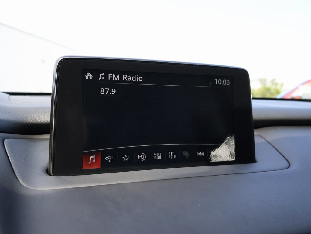 Vehicle image 21 of 41