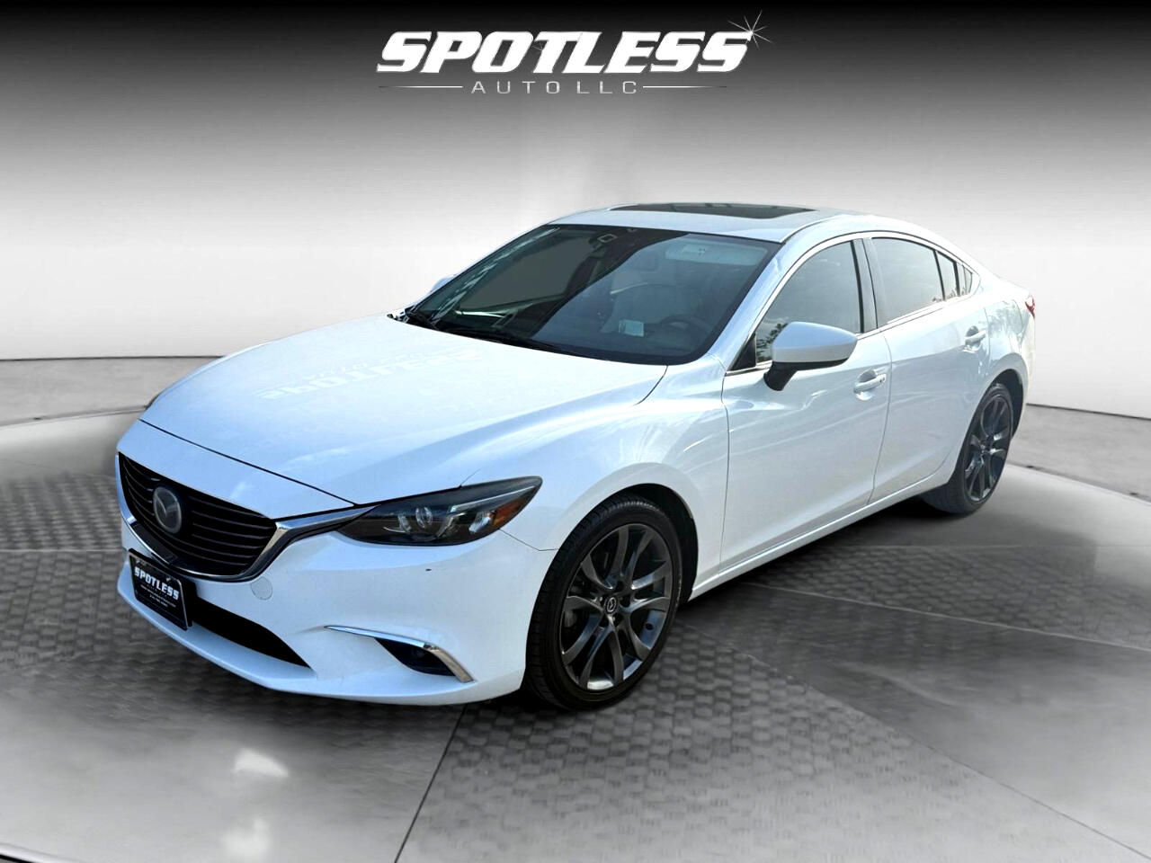 2016 Mazda Mazda6 i Grand Touring Image 2 of 26