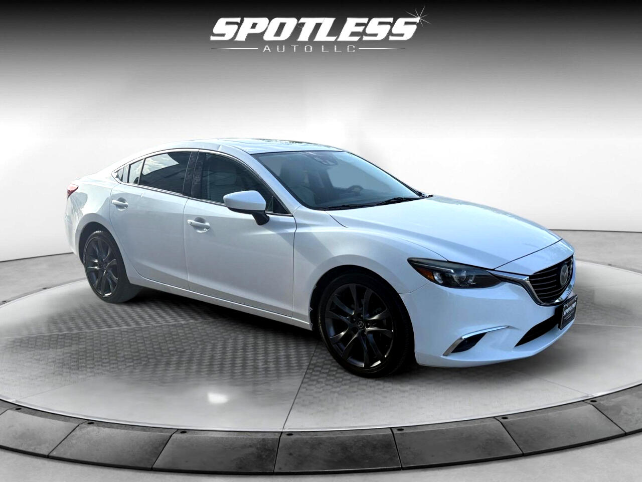 2016 Mazda Mazda6 i Grand Touring Image 4 of 26