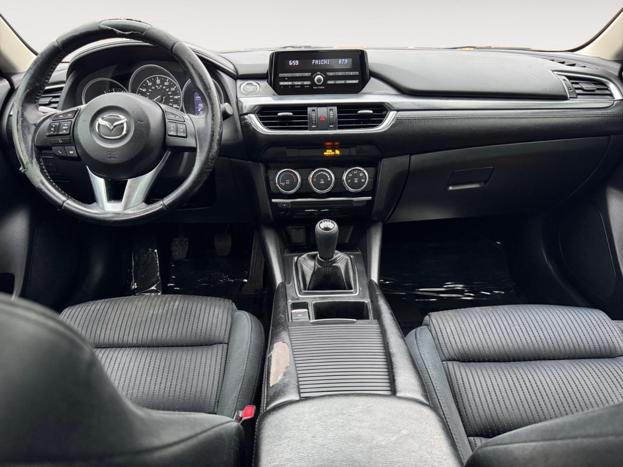 Vehicle image 22 of 26
