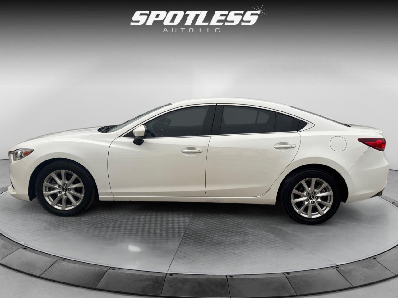 Vehicle image 10 of 26