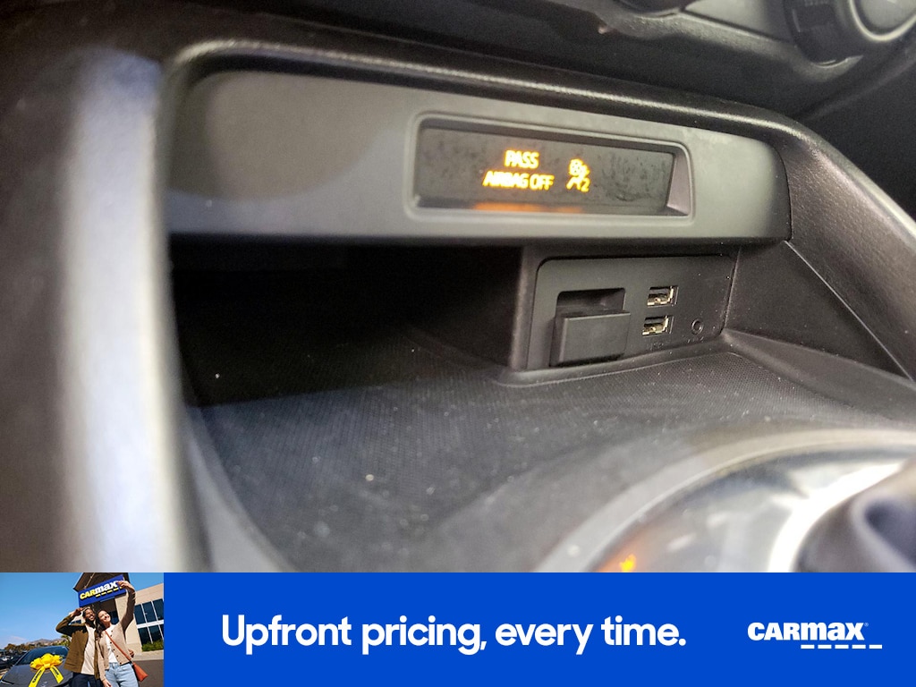 2016 Mazda MX-5 Miata Club Image 25 of 26