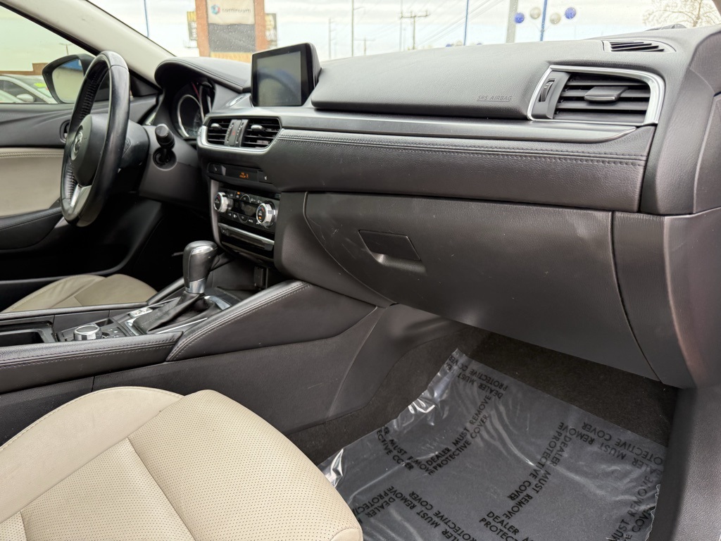 Vehicle image 29 of 30
