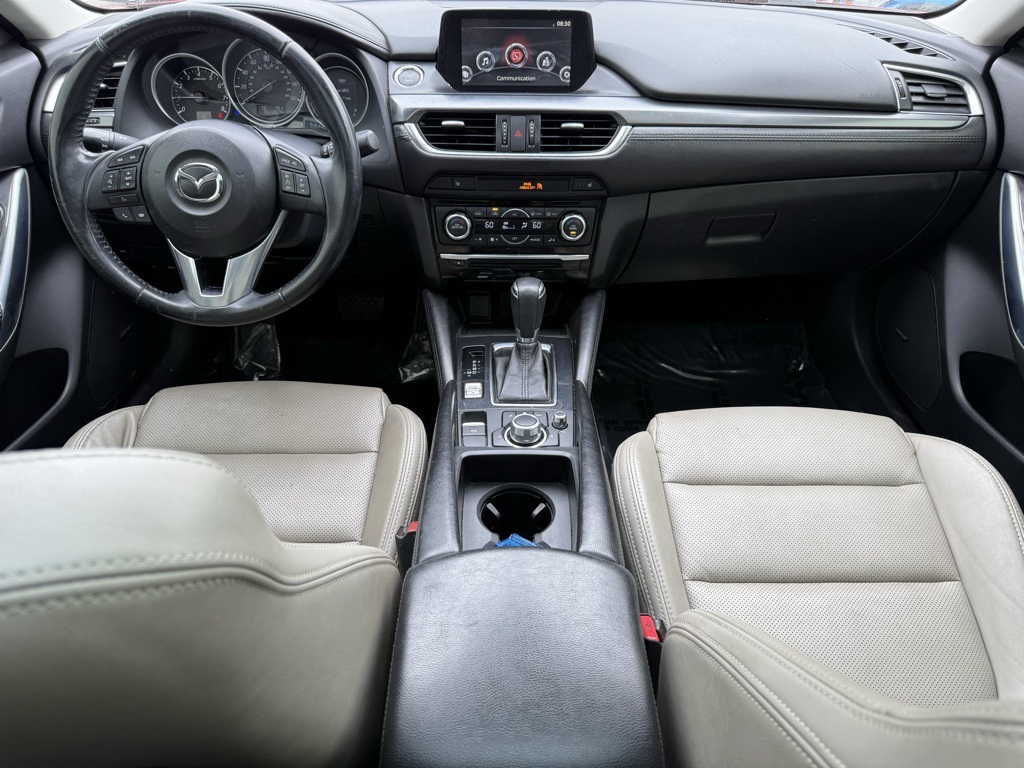 Vehicle image 23 of 30