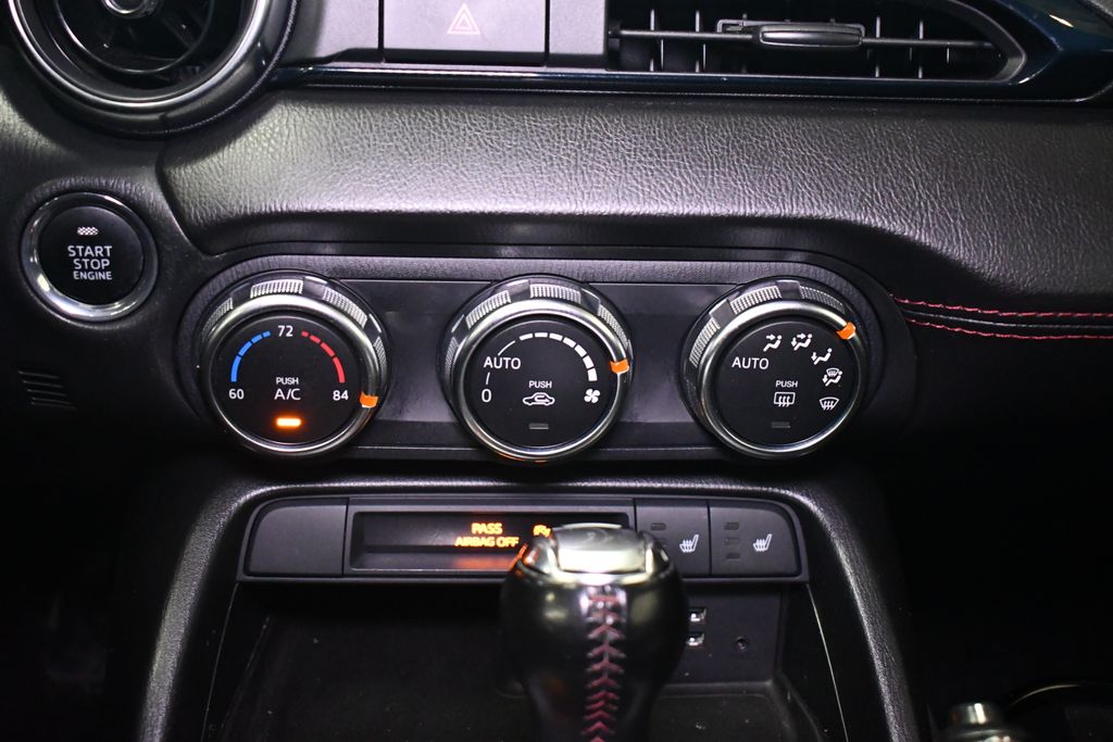 2016 Mazda MX-5 Miata Grand Touring Image 14 of 25