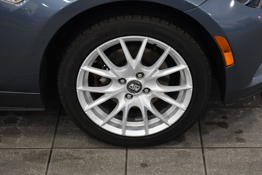 2016 Mazda MX-5 Miata Grand Touring Image 10 of 25