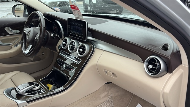 Vehicle image 28 of 31