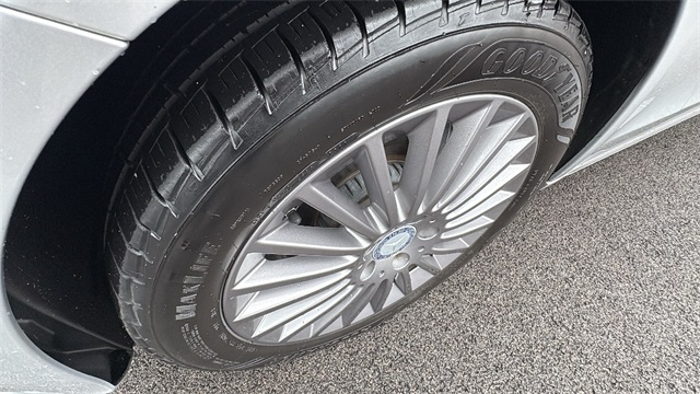 Vehicle image 9 of 31