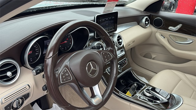 Vehicle image 10 of 31