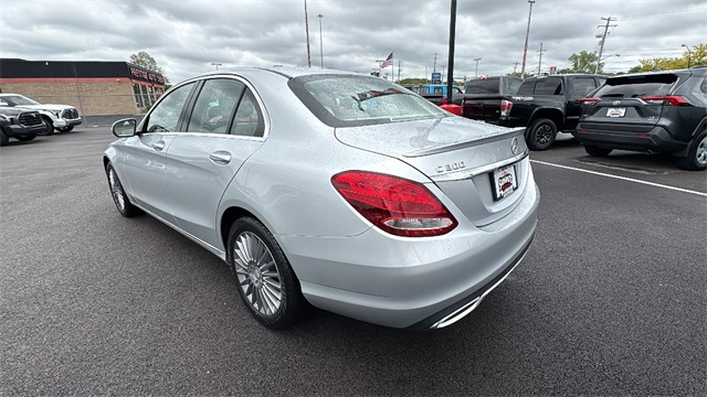 Vehicle image 6 of 31
