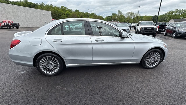 Vehicle image 4 of 31