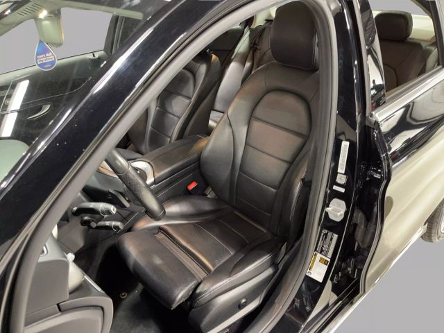 Vehicle image 27 of 50