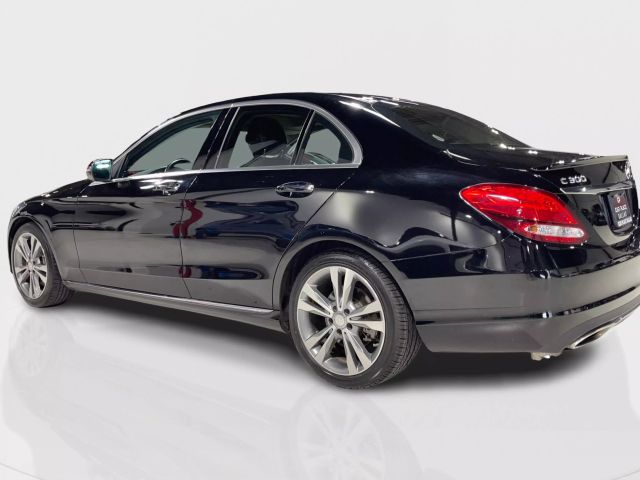 Vehicle image 21 of 50