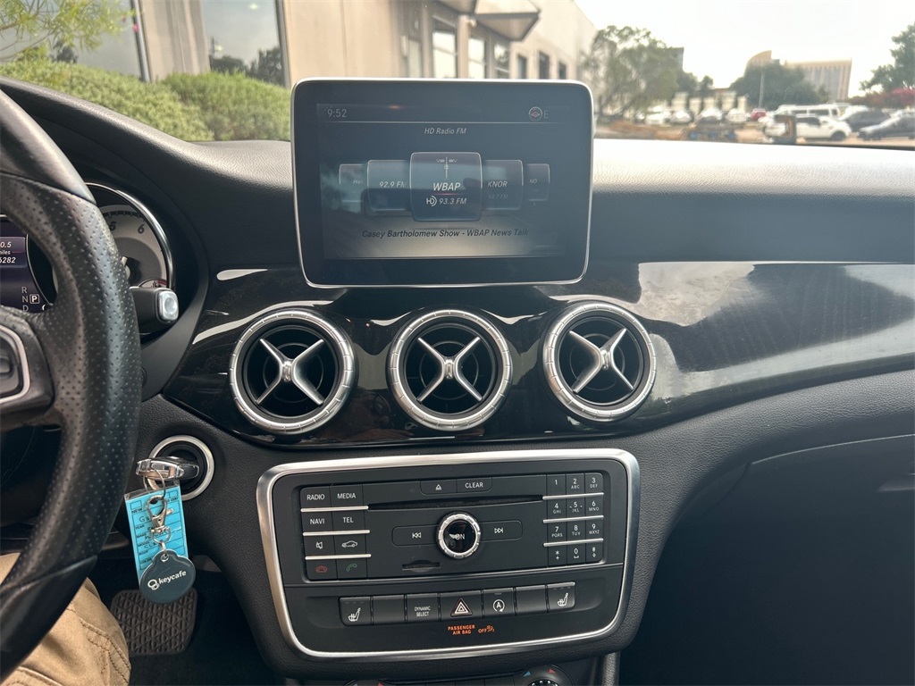 Vehicle image 21 of 37