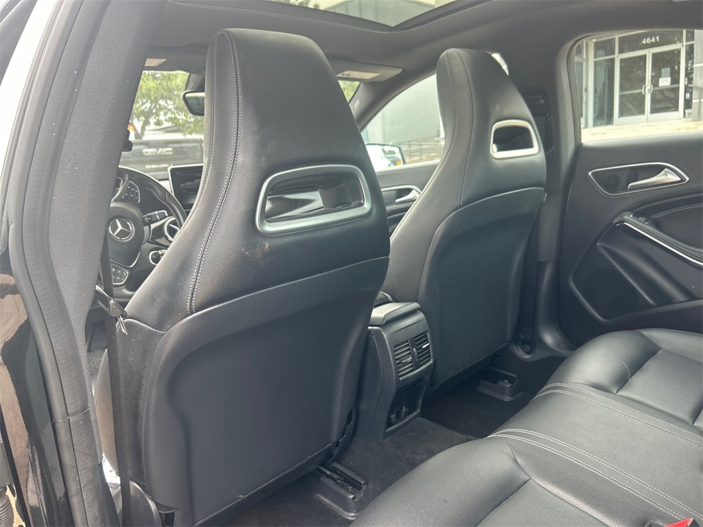 Vehicle image 26 of 37