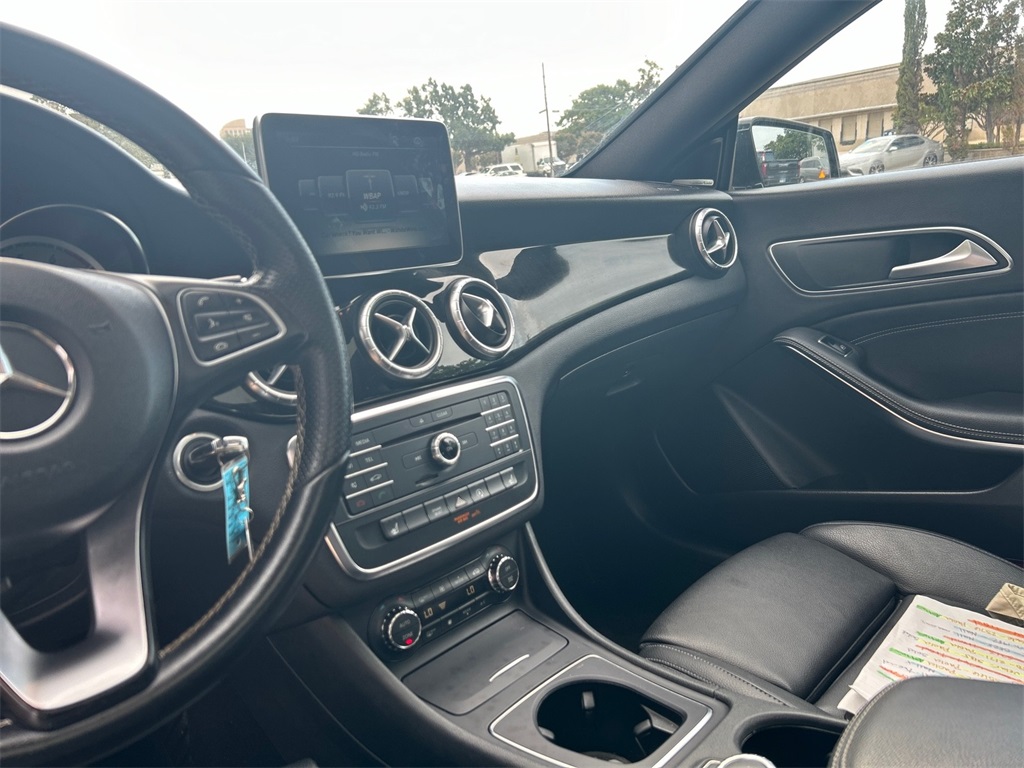 Vehicle image 14 of 37