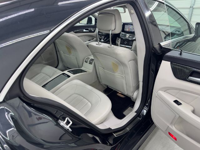 Vehicle image 46 of 56