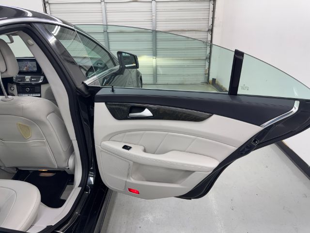 Vehicle image 47 of 56