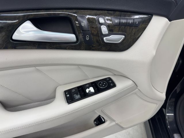Vehicle image 28 of 56