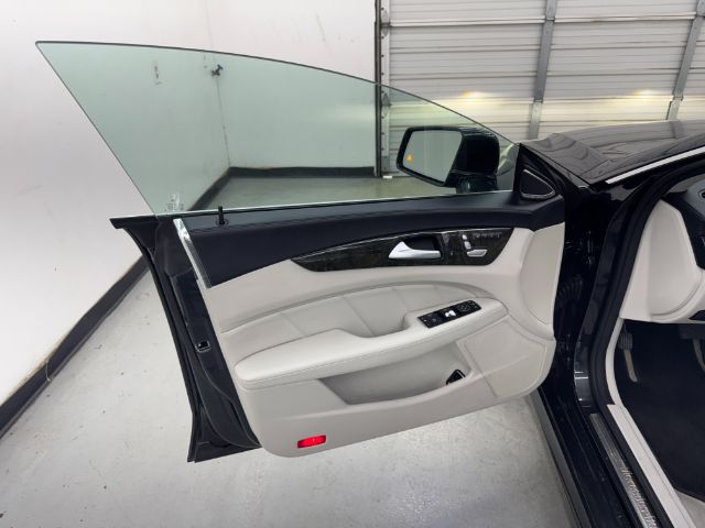 Vehicle image 27 of 56