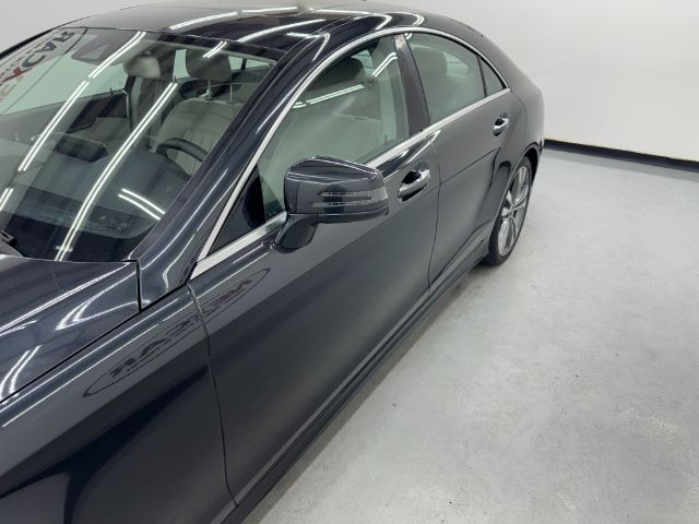 Vehicle image 10 of 56