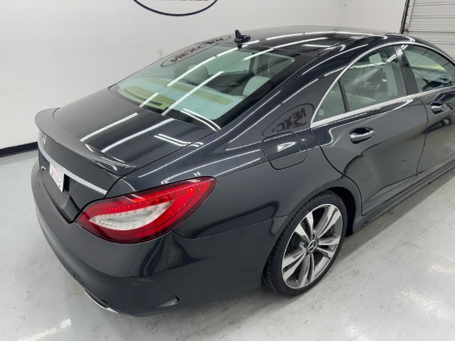Vehicle image 8 of 56