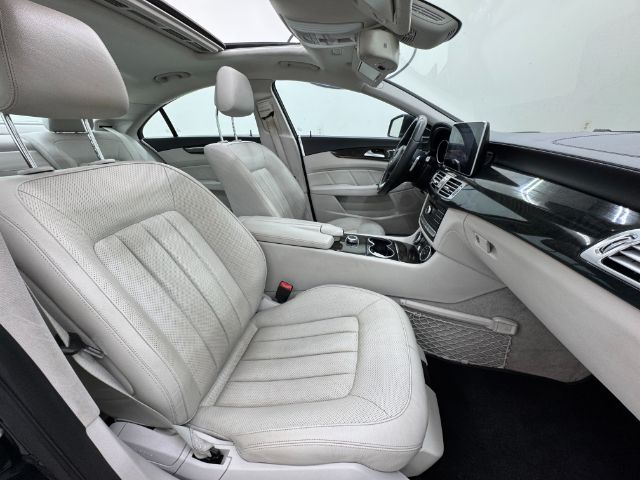 Vehicle image 53 of 56
