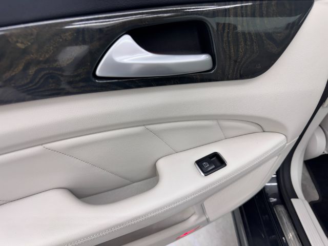 Vehicle image 43 of 56